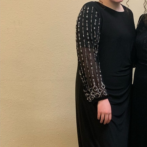 Formal Dress - Picture 13 of 13